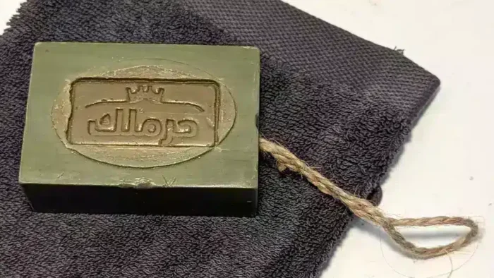 LAUR Modern- Aleppo Seife 5% Lorbeeröl / Ca. 125g mit Kordel – Bild 6