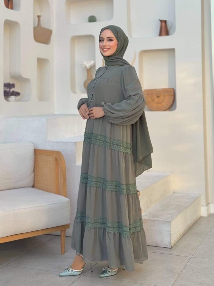 Elegantes Maxikleid mit Volants und Spitzendetails – Luftig & Blickdicht – Bild 9