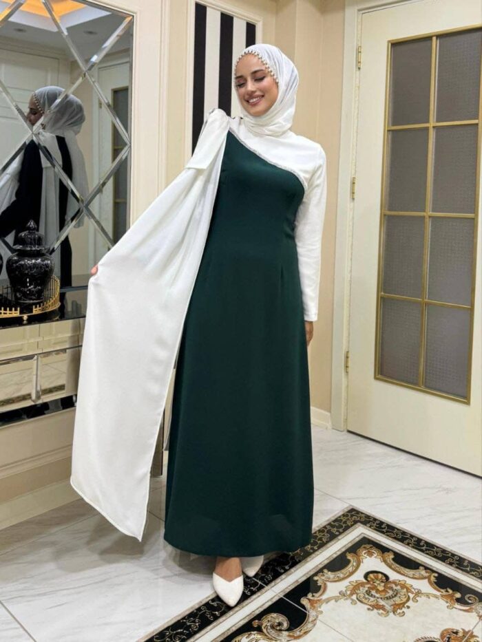 Elegantes Maxikleid mit schrägem Schal & Glitzerkante – in Grün & Dunkelblau – Bild 6