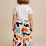 2-teiliges Mädchen-Set – T-Shirt & bunte weite Hose | Sommerlook mit Stil – Bild 3