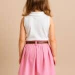 Mädchen 2-teiliges Set – Ärmelloses Poloshirt mit Faltenrock und Gürtel – Bild 4