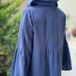 Schlichte Jeansblaue Abaya mit Faltenärmeln und Kapuze – Bild 5