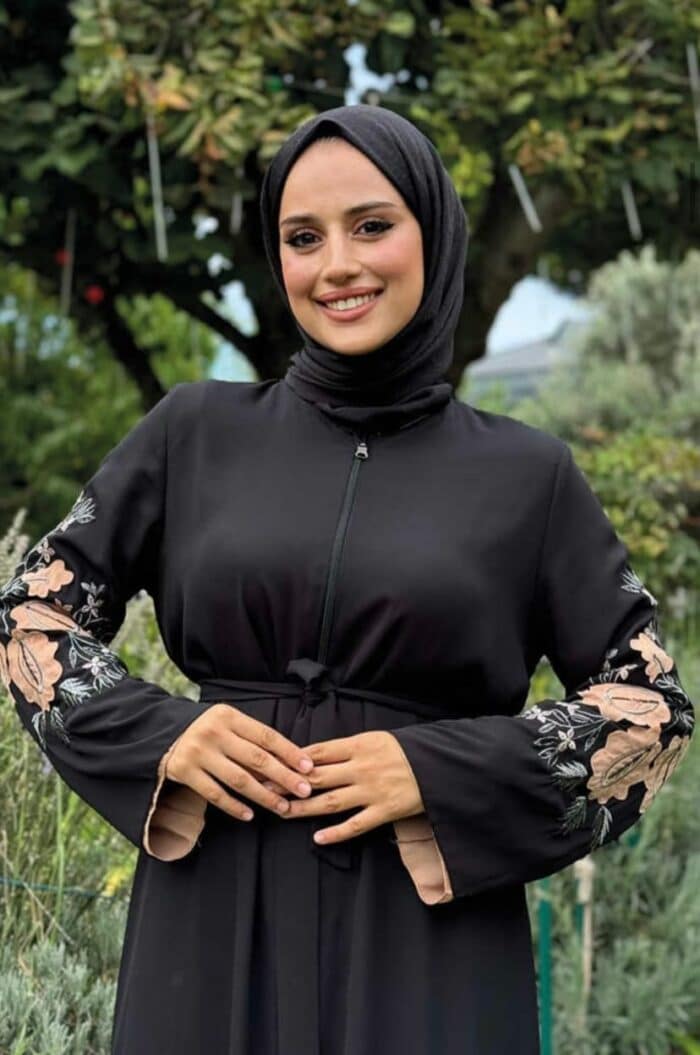 Elegante Bestickte Abaya mit Taillengürtel – Bild 2