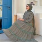 Elegantes Maxikleid mit Volants und Spitzendetails – Luftig & Blickdicht – Bild 11