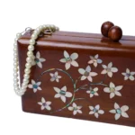 Damenhandtasche Holz mit Perlmutt-Intarsie – handgefertigt & einzigartig – Bild 3