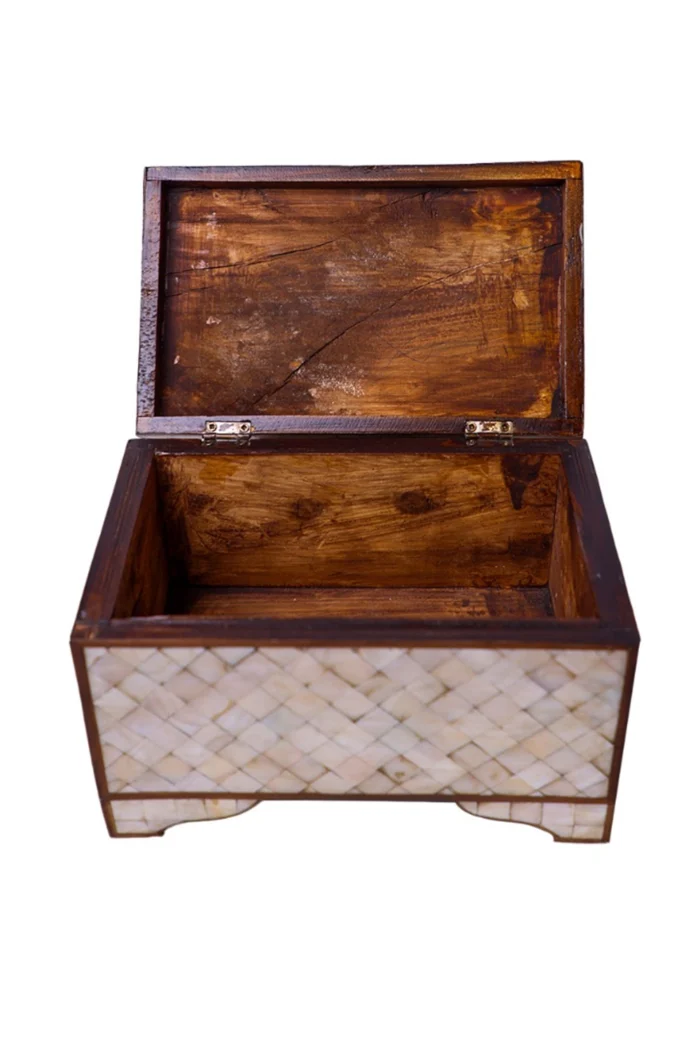 Handgefertigte Holzbox mit Perlmutt-Inlay – Bild 2