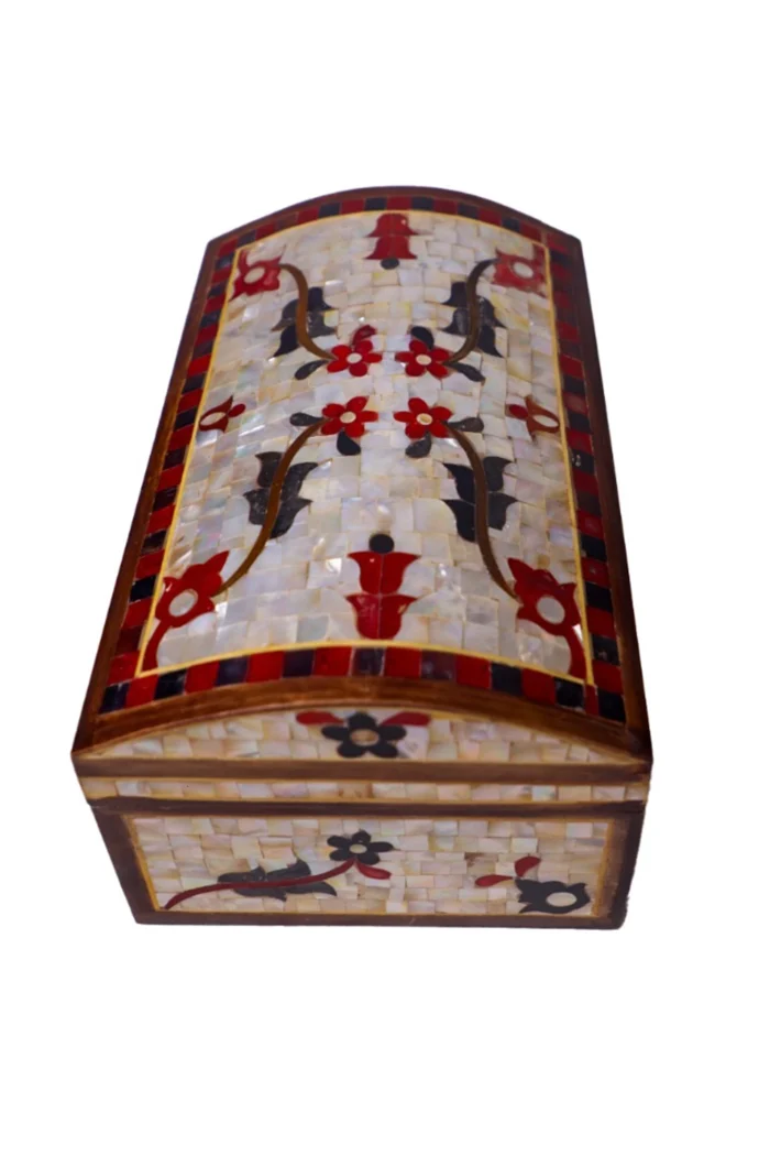 Handgefertigte Perlmutt-Schmuckbox mit floralem Design – Bild 2