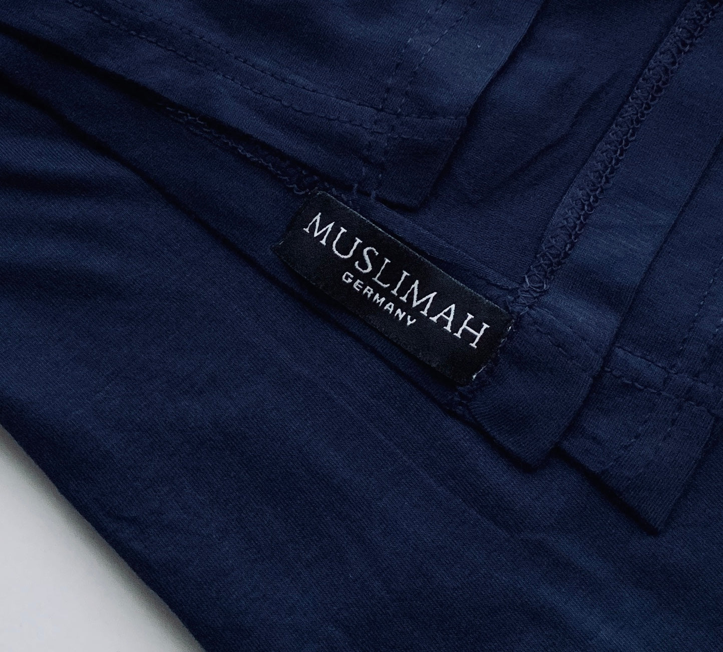 IMG_0228-1.jpg Baumwoll Hijab Dunkelblau - Weiches Naturkopftuch – Bild 3