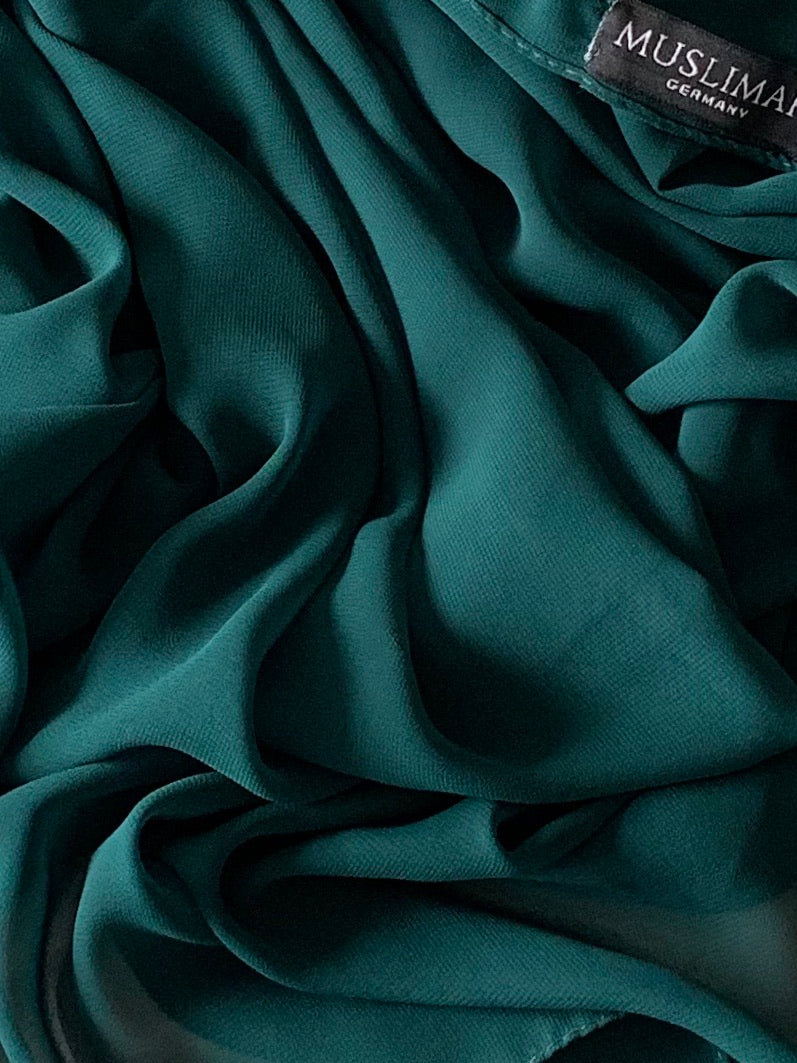 image_8313666e-4e20-465e-92e6-0be4f0bd6531-1.jpg Chiffon Hijab Jägergrün - Premium Kopftuch – Bild 3