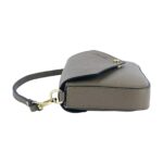 Kleine Leder-Schultertasche mit Kette | Taupe – Bild 4